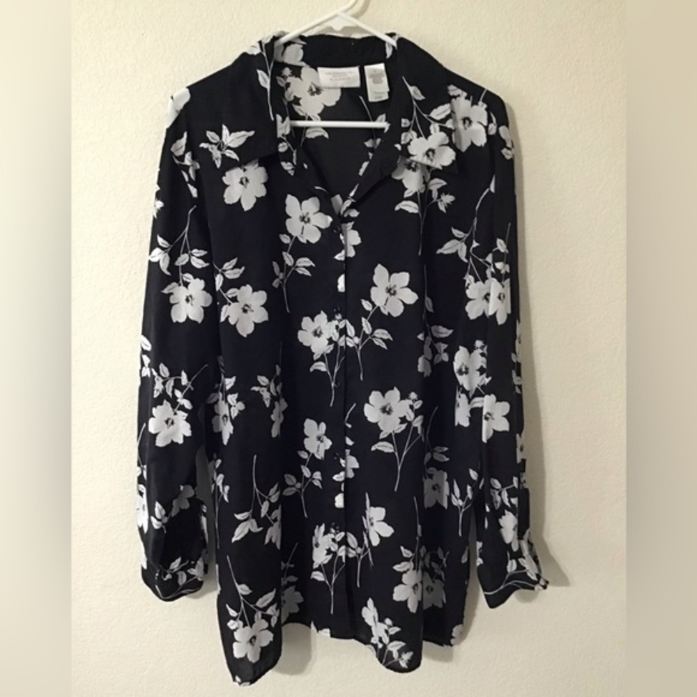 Women, designer shirt. Liz Claiborne.